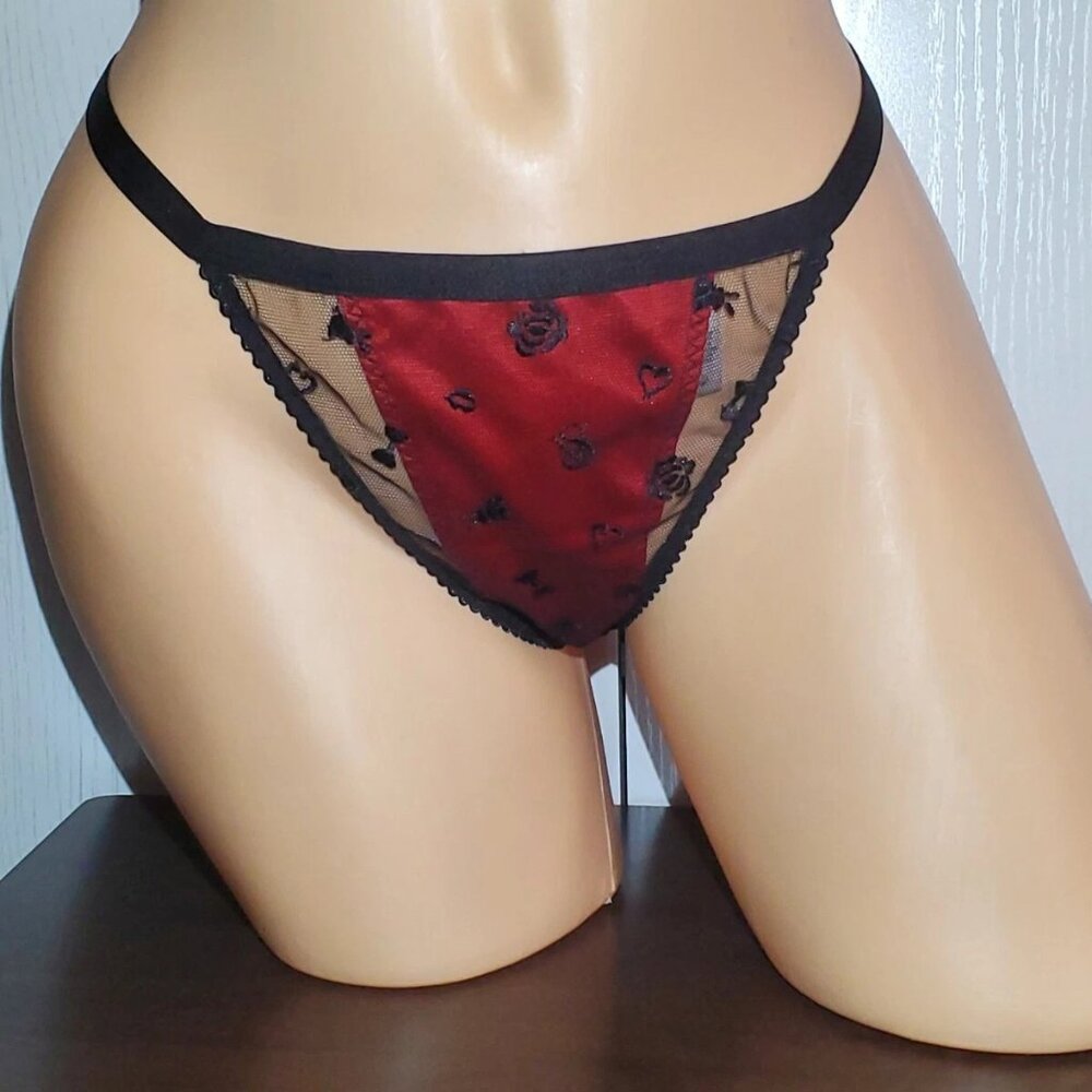 Victoria's Secret V-String Panties. New with Tags Size Medium.